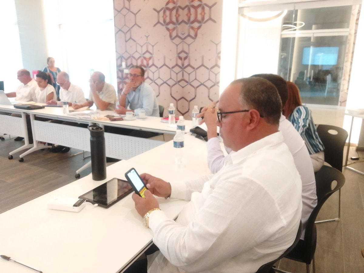 PresidenciaAMPP's tweet image. 🇨🇺#IslaDeLaJuventud expone el Proyecto &quot;Ruta Pinera a municipio sostenible&quot; ante el Comité Directivo Nacional del Programa Municipio Sostenible. #PoderPopular con #SentirPinero 🥰✊