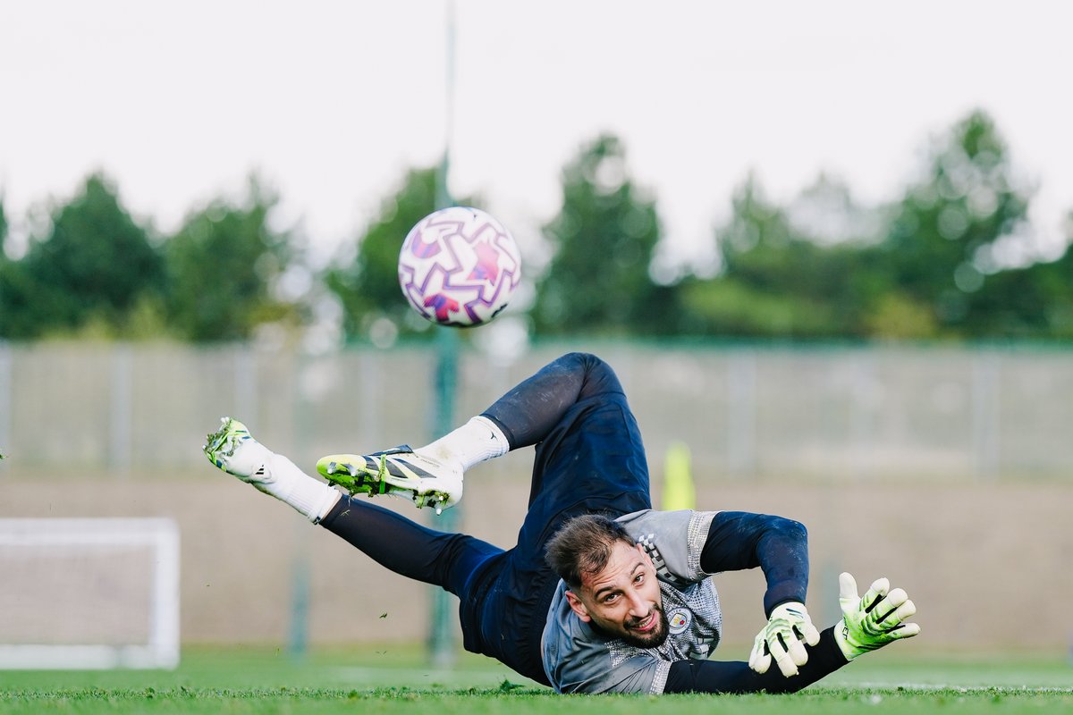 ManCity's tweet image. Focus turns back to the @premierleague ⚽️