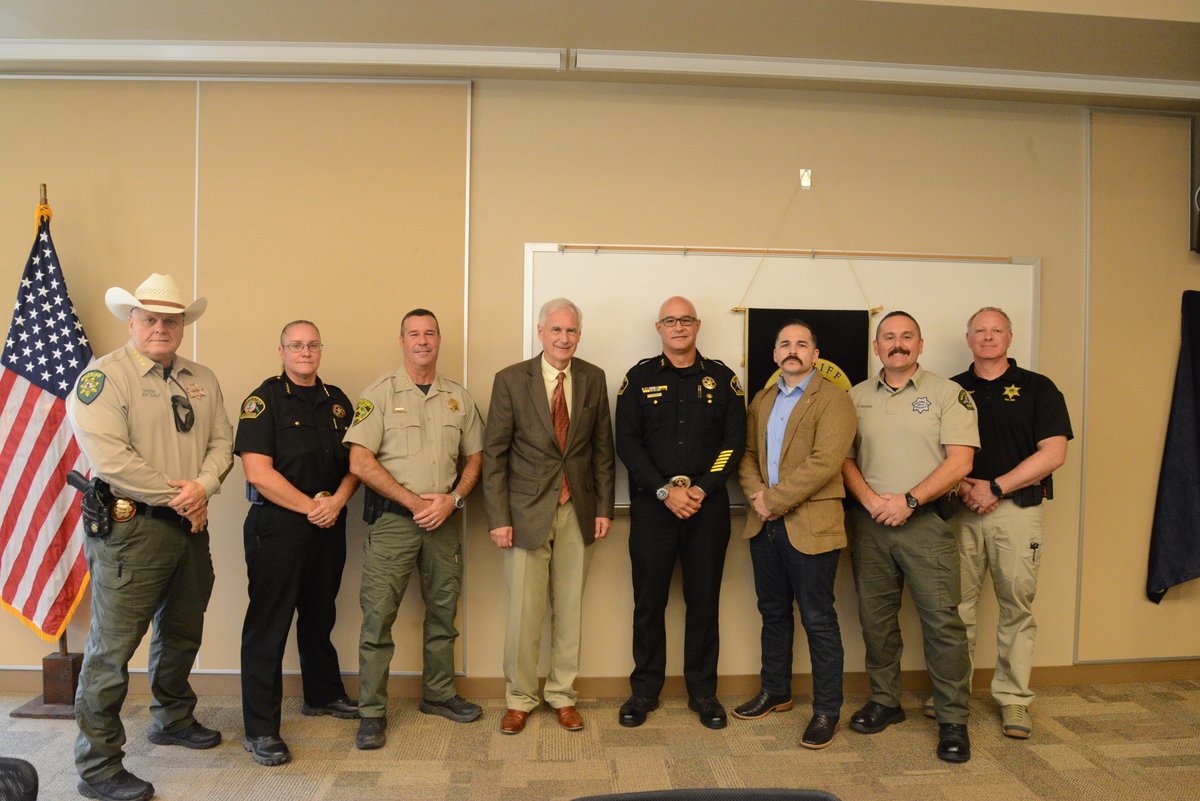 RepMcClintock's tweet image. I had the privilege of attending a round table discussion with local law enforcement offices across the 5th District. They shared issues concerning public safety and local law enforcement responsibilities across jurisdictions. I appreciated the opportunity to meet with them, and…