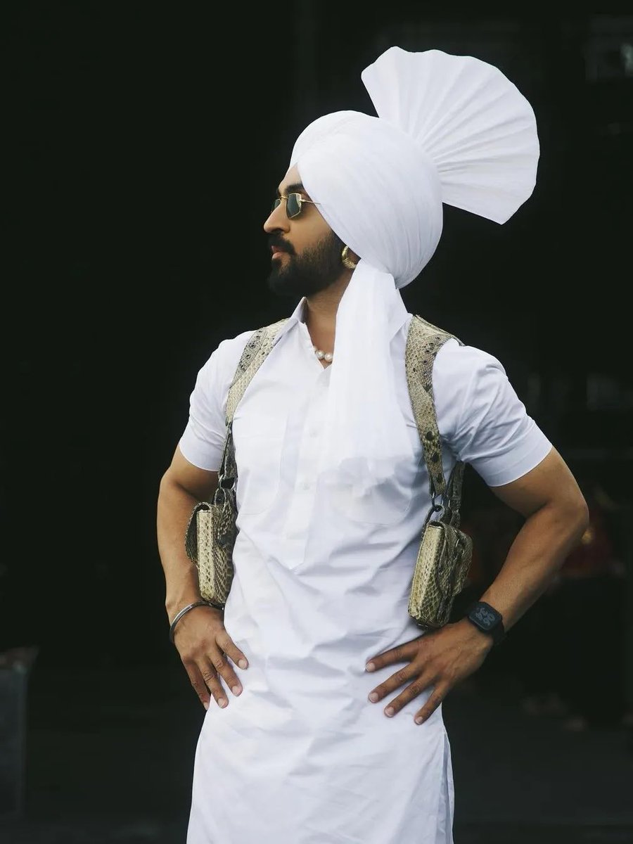 SukhnoorKaur2's tweet image. Haters can hate alll they want, my man is gonnna shine through with his divine Aura!
Diljit Dosanjh is nominated for International Emmy Awards 😭😭 sooo proudddd!!
#DiljitDosanjh #iemmys