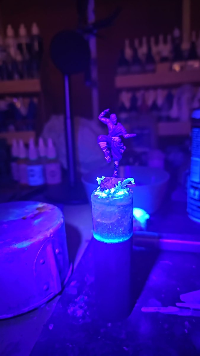 aurelie_schick's tweet image. Mein Geburtstagsgeschenk für einen Freund und er ist Kung-Fu  Lehrer. Integriert mit #ultraviolet Pigmenten. 

#miniaturepainting #aurelieschick