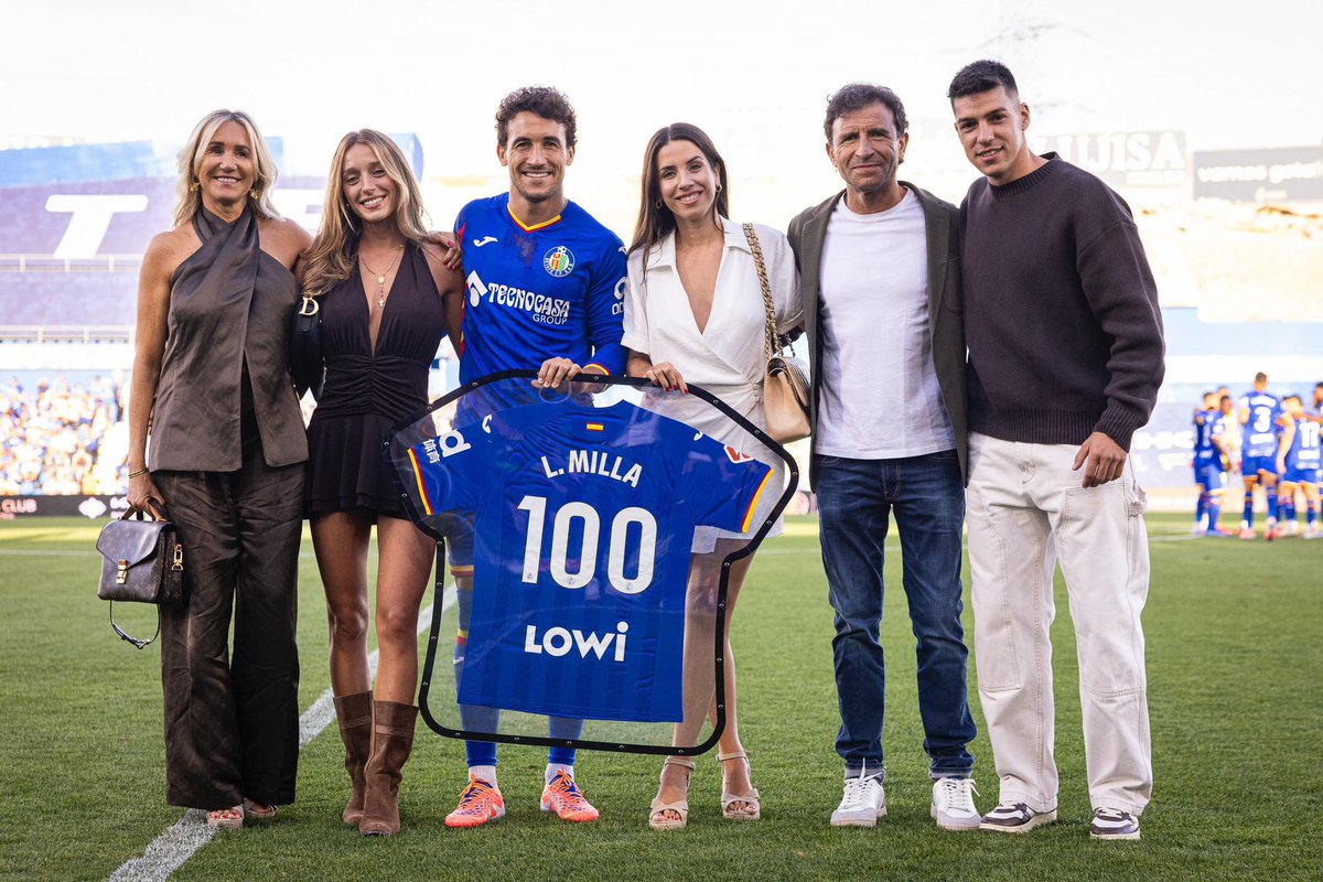 LuisMilla_6's tweet photo. Ayer fue un partido muy especial para mí aunque no pudimos conseguir los 3 puntos. Conscientes de que necesitamos mejorar para lo que viene. El sábado otra oportunidad.

Feliz por mis primeros 100 partido con vosotros @GetafeCF Gracias a todos por acompañarme en este camino 💙 https://t.co/XXMX7LCi8U