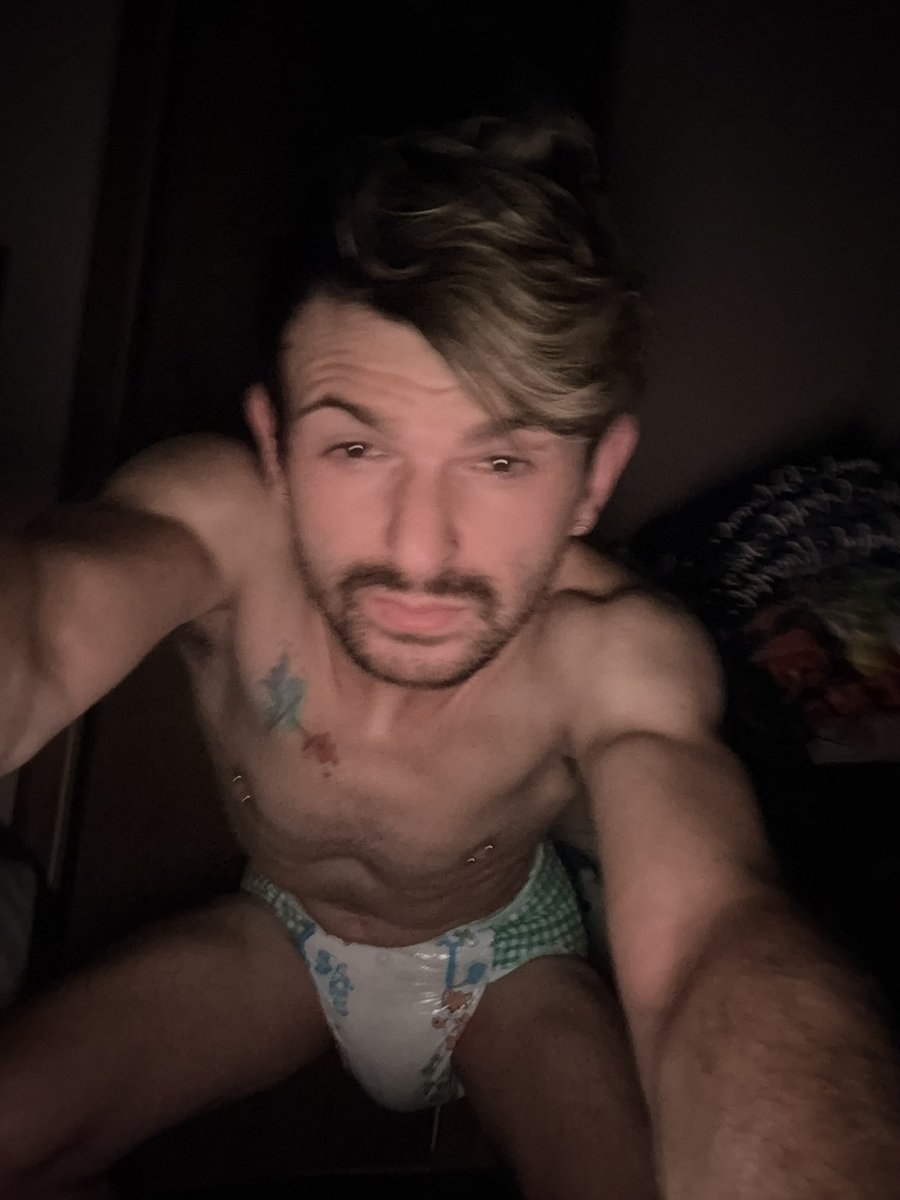Troops94's tweet photo. Woke up needing to mess in my soggy diaper so I did and then cleaned up and a new diaper on. https://t.co/NM5ExRfmEK