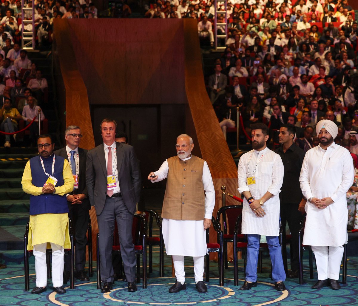 MOFPI_GOI's tweet image. माननीय प्रधानमंत्री श्री @narendramodi जी ने आज भारत मंडपम, नई दिल्ली में #WorldFoodIndia2025 का भव्य उद्घाटन किया। 

इस अवसर पर प्रधानमंत्री जी ने #PMFMEScheme के अंतर्गत ₹2518 करोड़ के सूक्ष्म परियोजनाओं के लिए 26,000 लाभार्थियों को क्रेडिट लिंक्ड सब्सिडी जारी की।