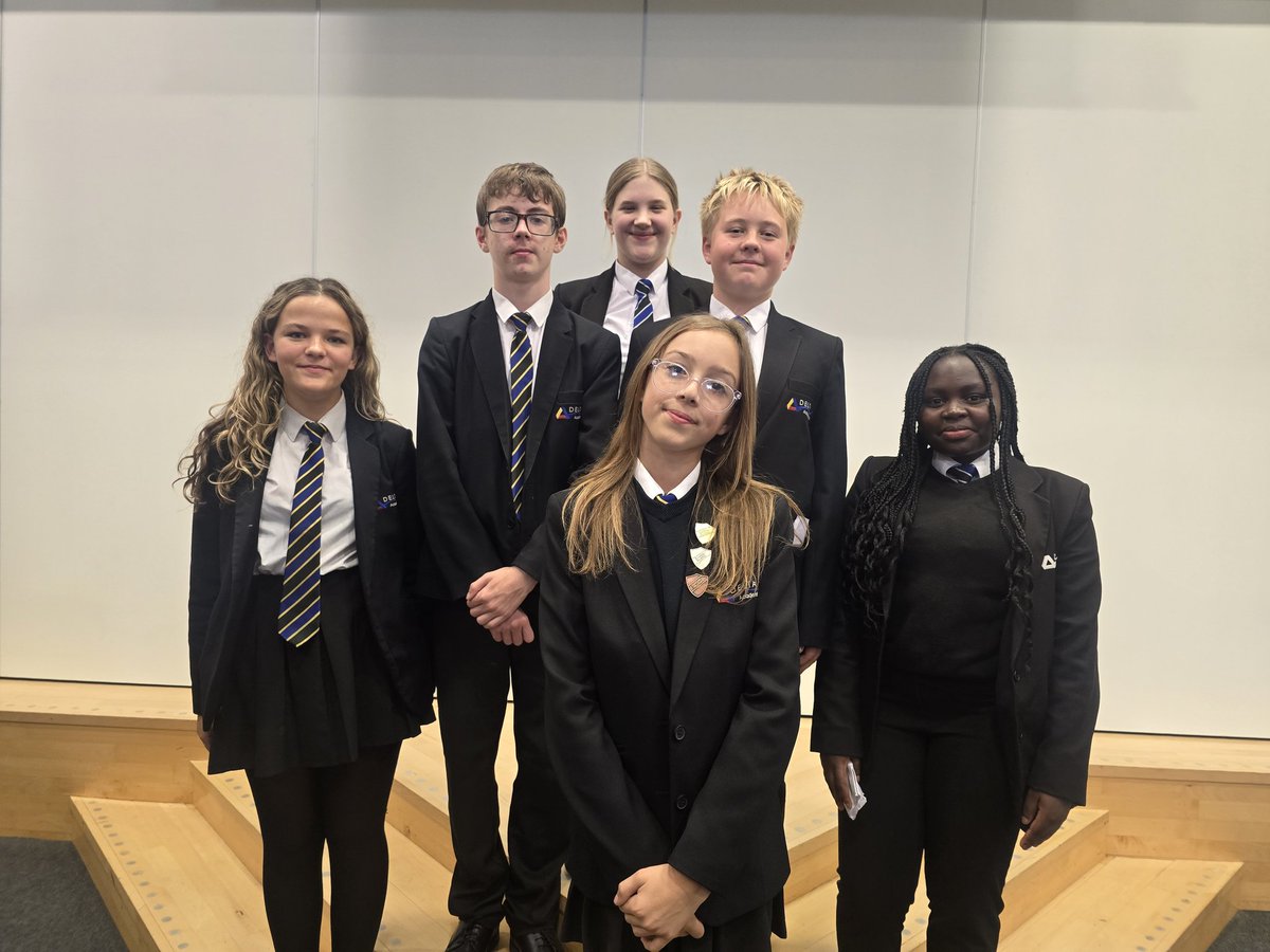 DeltaDarton's tweet image. Thank you to our Junior Leaders, our tour guides and all the students who came to represent our school this evening. We could not be prouder of you all. #ProudofDarton #Studentleaders #Commitment