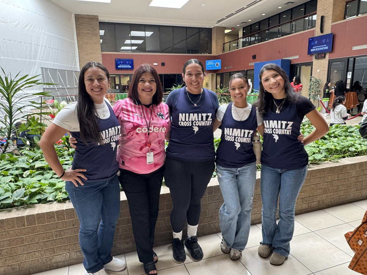 IISDAthletics's tweet image. Thankful for @IrvingISD coaches and student-athletes who always answers the call!! @MacArthurVB @_IHSTigerFtball @NimitzFootball3 @NimitzXC @MacArthurTX @IHSTigersSoccer  @nimitzvb 💙❤️💛#IISDtailgate
