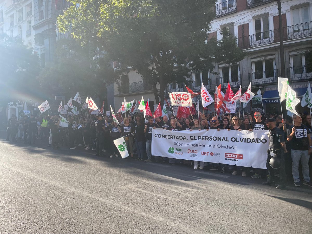FEUSO - Madrid 🧡🧡🧡 (@feuso_madrid) on Twitter photo #ConcertadaPersonalOlvidado No nos van a parar! #NiJubilacionParcial #NiReducciondeJornada #NidignidadparelPAS Hasta cuando? <a href="/f_ense_uso/">FEUSO</a> <a href="/AccionsindUSO/">Acción Sindical USO</a> <a href="/SindicatoUSO/">Confederación USO</a> <a href="/USOMadrid/">USO-Madrid</a> #USOSinDuda #ConcertadaPersonalOlvidado No nos van a parar! #NiJubilacionParcial #NiReducciondeJornada #NidignidadparelPAS Hasta cuando? <a href="/f_ense_uso/">FEUSO</a> <a href="/AccionsindUSO/">Acción Sindical USO</a> <a href="/SindicatoUSO/">Confederación USO</a> <a href="/USOMadrid/">USO-Madrid</a> #USOSinDuda