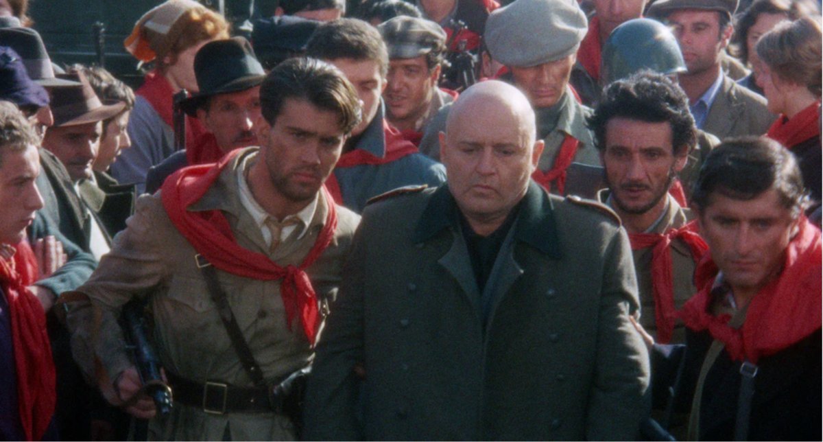 A lire ma dernière chronique pour le site de l'excellente revue SoFilm <a href="/So_Film/">Sofilm</a> sur un blu-ray édité par <a href="/CarlottaFilms/">Carlotta Films</a> évoquant les derniers jours de Mussolini. A lire ici 
sofilm.fr/les-derniers-j…
#cinema #histoire #mussolini