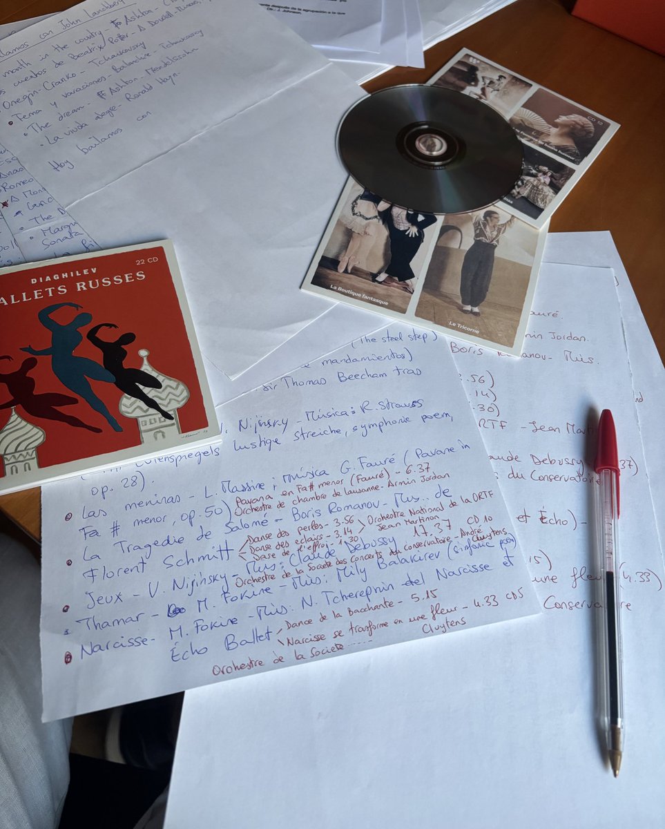 Preparando mi vuelta a la radio…
Tic-tac, tic-tac…qué emoción y responsabilidad #danza #musica 
⏰ Muy pronto…