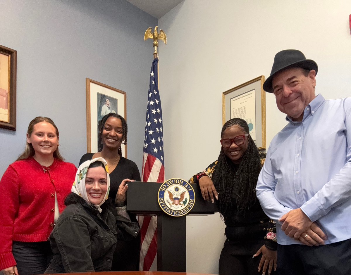 RedShaydez1's tweet photo. Super dope to meet with District Representative Claire Chapman alongside some MA legends Lisa Bello, Mark Kates and @DutchReBelle  to fight for artist rights !

We spoke’s about The No FAKES act, Unlicensed AI, and NEA Federal Funding for 2026!

It is a privilege and an honor. https://t.co/Z6Tck33WGR