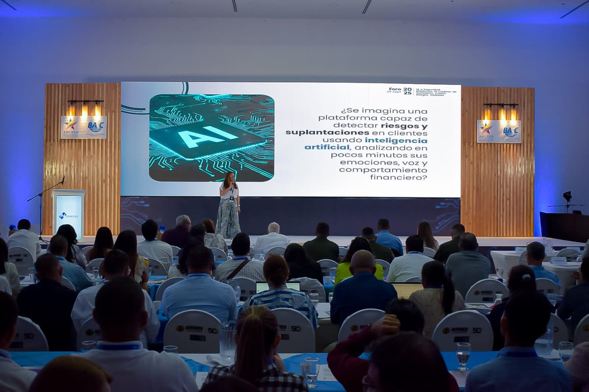 bascbquilla's tweet image. #AEstaHora en el #ForoBASCyAMCHAM

🔹 Demostración en tiempo real 🔹

Alejandra Montaña comparte casos de éxito y herramientas prácticas de IA aplicada a la seguridad logística.

Transformando la cadena de suministro con innovación y tecnología.