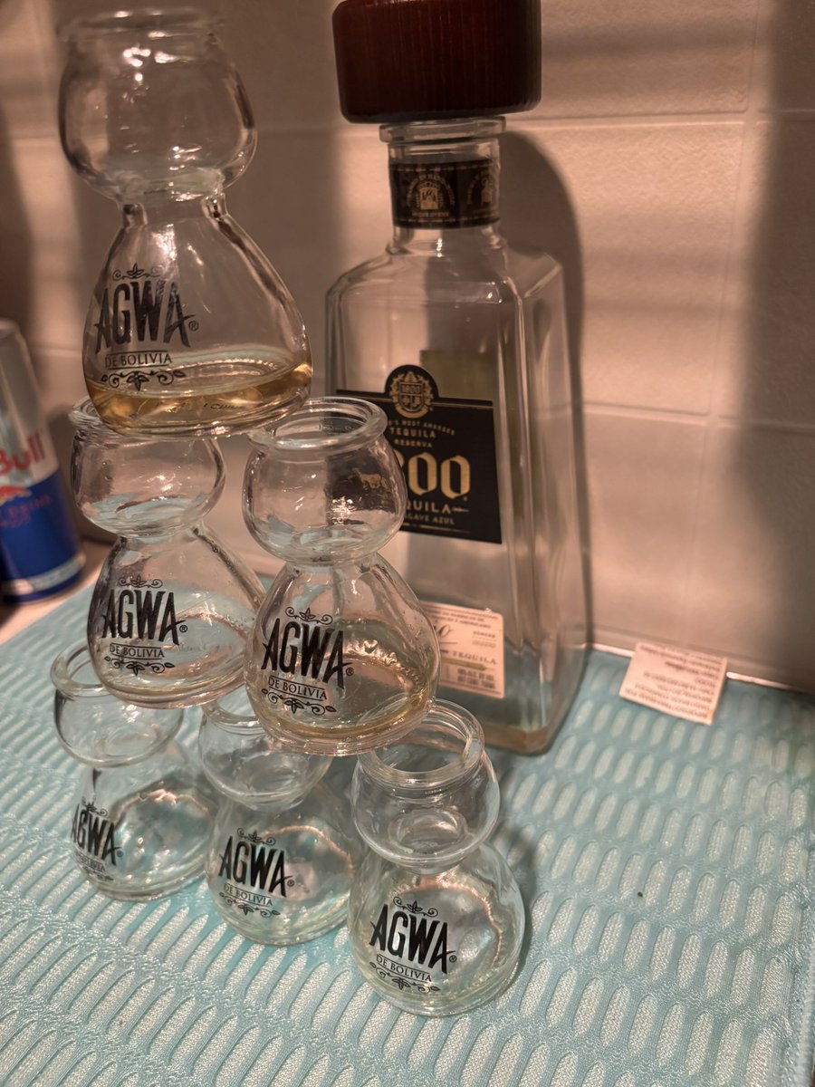 ksm_c5's tweet photo. 今日もありがとうございました！！
酒雑魚なのでベロベロです🌀
たこ鉄も美味しかった🐙 https://t.co/muUkHOyn0E
