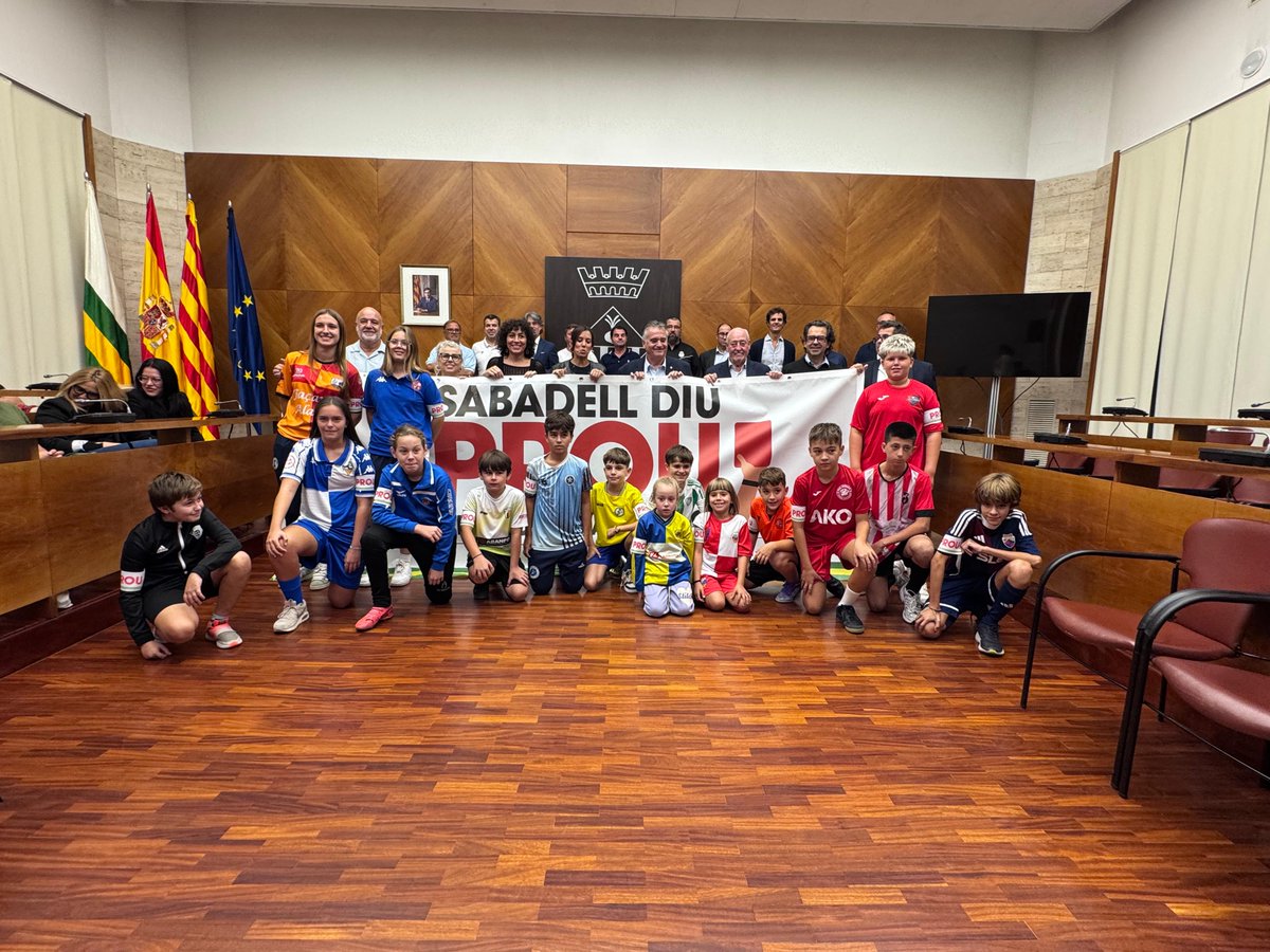 Aj_Sabadell's tweet photo. @CESabadell @SbdEsportEduca #NOTICIA ➡️ Sabadell diu prou a la violència al futbol: clubs i institucions s’uneixen per fomentar el respecte i els valors esportius  

📌Més informació: https://t.co/MBXe8OzQYy 

#Sabadell #FutbolAmbValors #RespecteAlCamp #SabadellDiuPROU #EsportSegur #FutbolBase https://t.co/KsrgRddRM1