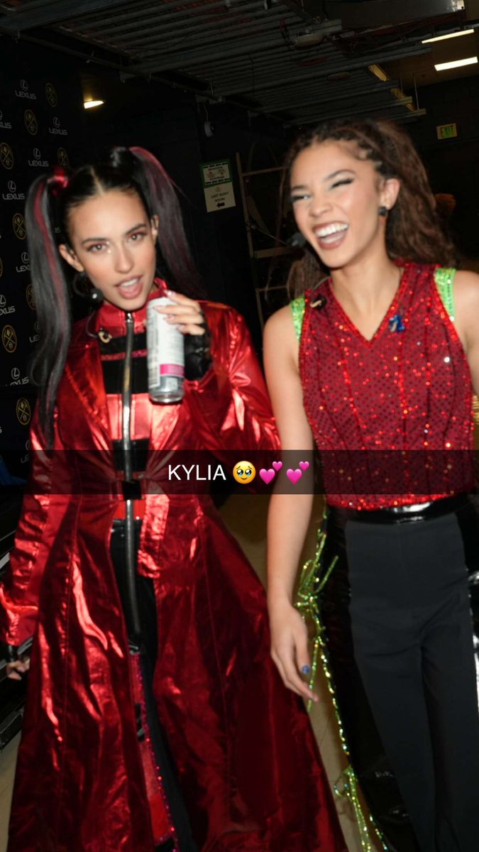 When we're arguing about who's Kylia's biggest fan but Kylie comes into the chat: