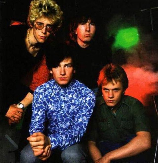 25 de Septiembre de 1976.. los 4 miembros de #U2 se reunían por primera vez junto a otros amigos en la cocina de #LarryMullenJr 
Una fecha para la historia! Muchas felicidades!! 

📷 Liam Quigley