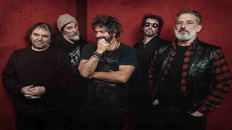 🎸🎶Los “Caballeros de la Quema” presentan en Rosario, “Fiesta de zombis”, en un show que combinará pasado y presente de la banda
#Rosario 
⬇️
lavozderosario.com/los-caballeros…