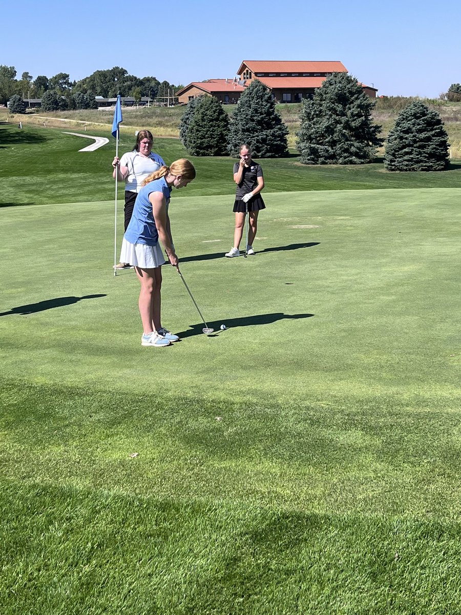 Elli with a par on hole 8 #Lakeviewvikes