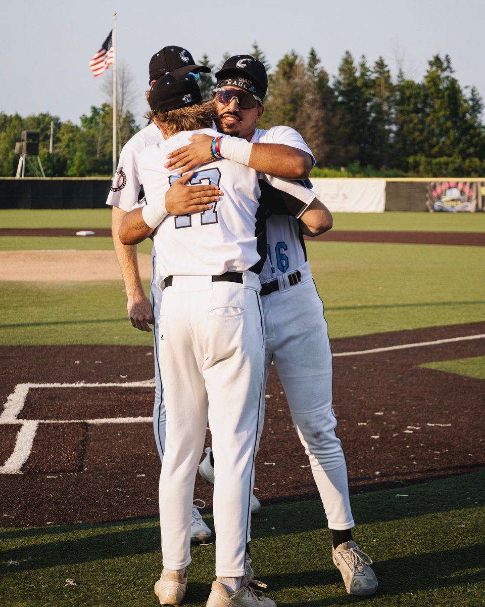 Lakeshore Chinooks tweet media