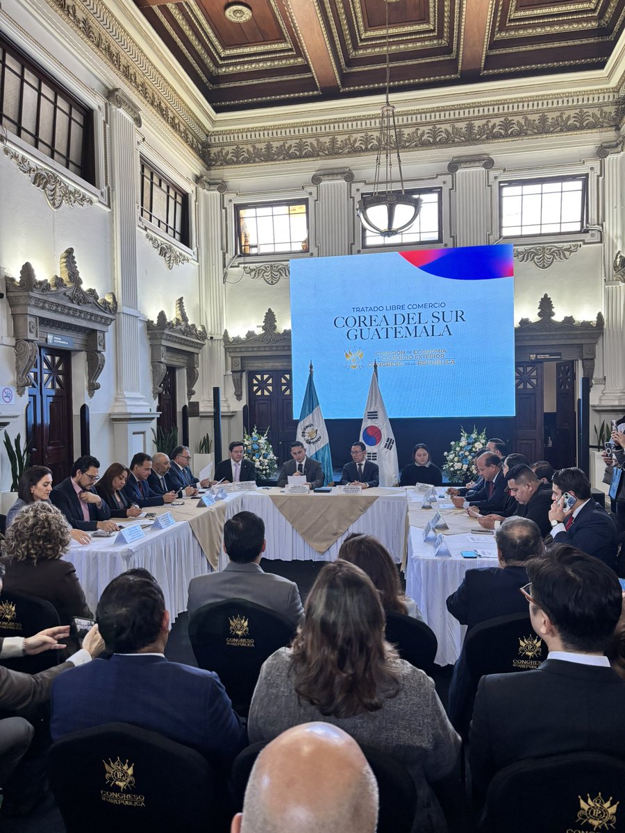 Un paso más hacia el desarrollo de Guatemala y nuevas oportunidades de comercio internacional con el dictamen favorable al K-CAFTA.
Tuve el honor de participar en este acto que fortalece nuestra cooperación y consolida a Guatemala como un socio estratégico. #Guatemala #KCAFTA