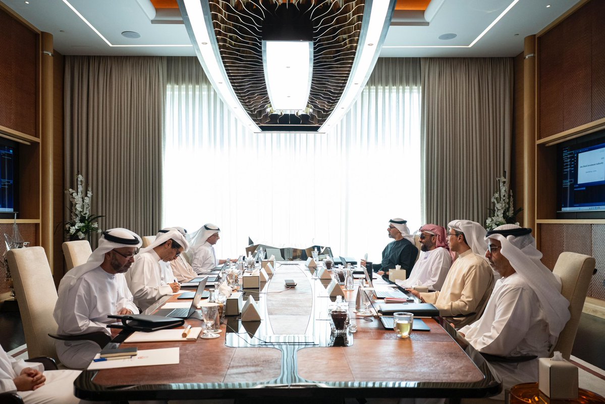 hhtbzayed's tweet image. In the presence of His Highness Sheikh Mansour bin Zayed and His Highness Sheikh Khaled bin Mohamed bin Zayed, I chaired the Board meeting of the Abu Dhabi Investment Authority, where we reviewed the Authority’s performance reports and achievements, as well as the latest market…