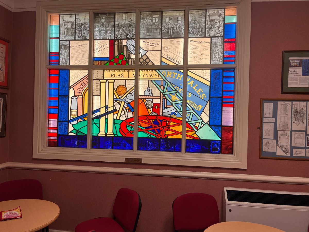 thestiwt's tweet image. Stained-Glass Legacy (1997)

#ThrowbackThursday: Artist Emyr Prys Jones designed the Stiwt’s stained-glass window, honouring Rhos’ mining heritage. The window can be seen in our coffee bar.

The Hafod Bar + rooms still carry colliery names. 🌟