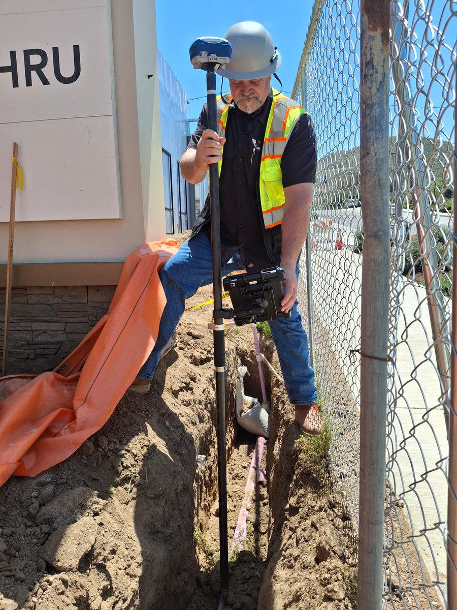 EosGNSS's tweet image. In California’s dry climate, every drop counts. 💧 Learn how @EasternMuni maps recycled water in real time with Skadi #GNSS & #ArcGISApps — reducing demand on drinking water supplies, improving safety, & setting the stage for more complex system mapping.
buff.ly/WdlVcj9