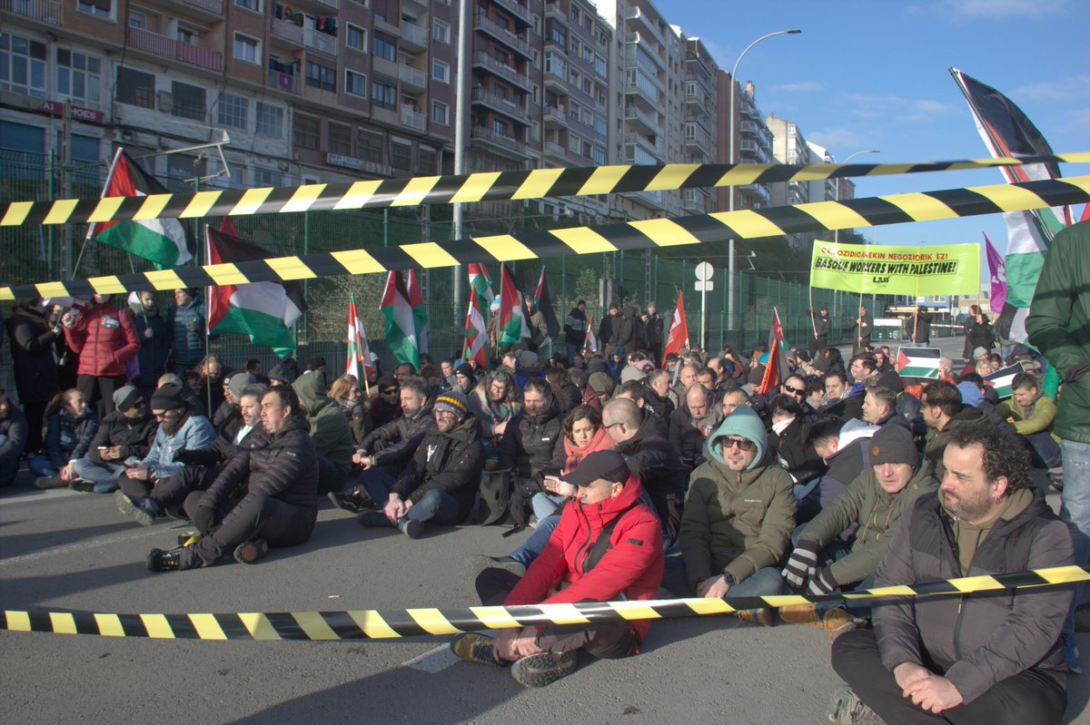 🇵🇸Euskal langileek Palestinaren alde eta  genozidioaren aurka erantzun ahalik eta sendoena emateko, sindikatu  guztien artean ados jartzea proposatzen du LABek

➡️Sindikatu bakoitzaren proiekzio eta interes korporatiboak alde batera uzteko tenorea da

🔗labur.eus/raw73xrm