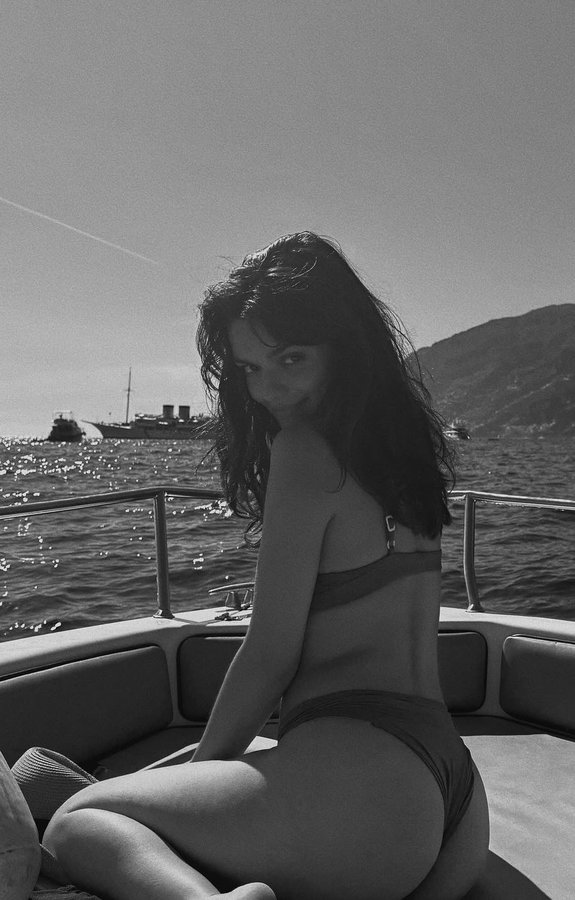 G1tfN6CWIAA3l1K?format=jpg&name=900x900