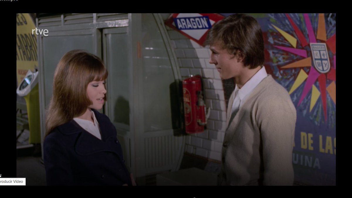 En Marc Blasco ens envia aquest preciós fotograma de la pel·lícula "Carola de día, Carola de noche" (Jaime de Armiñán, 1969)