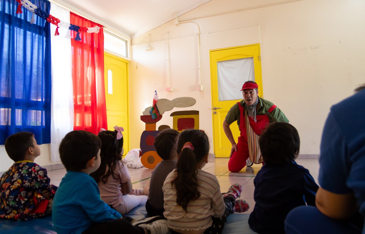 Hoy realizamos una actividad educativa en el Jardín Infantil Caren de #LoEspejo: dos talleres interactivos de cuentacuentos con Jorge Cristi, enfocados en el cuidado de la naturaleza.
