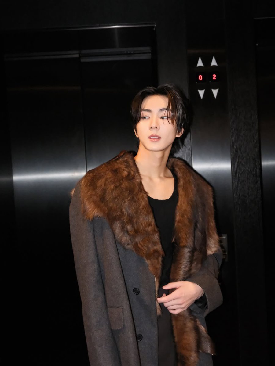 [INSTAGRAM] 250926

“🧡 #JUNGWON #PradaSS26 #Prada”

🔗: instagram.com/p/DPCMrlEgfVY/

(1/2)

<a href="/ENHYPEN_members/">ENHYPEN</a> <a href="/ENHYPEN/">ENHYPEN OFFICIAL</a> #ENHYPEN #엔하이픈