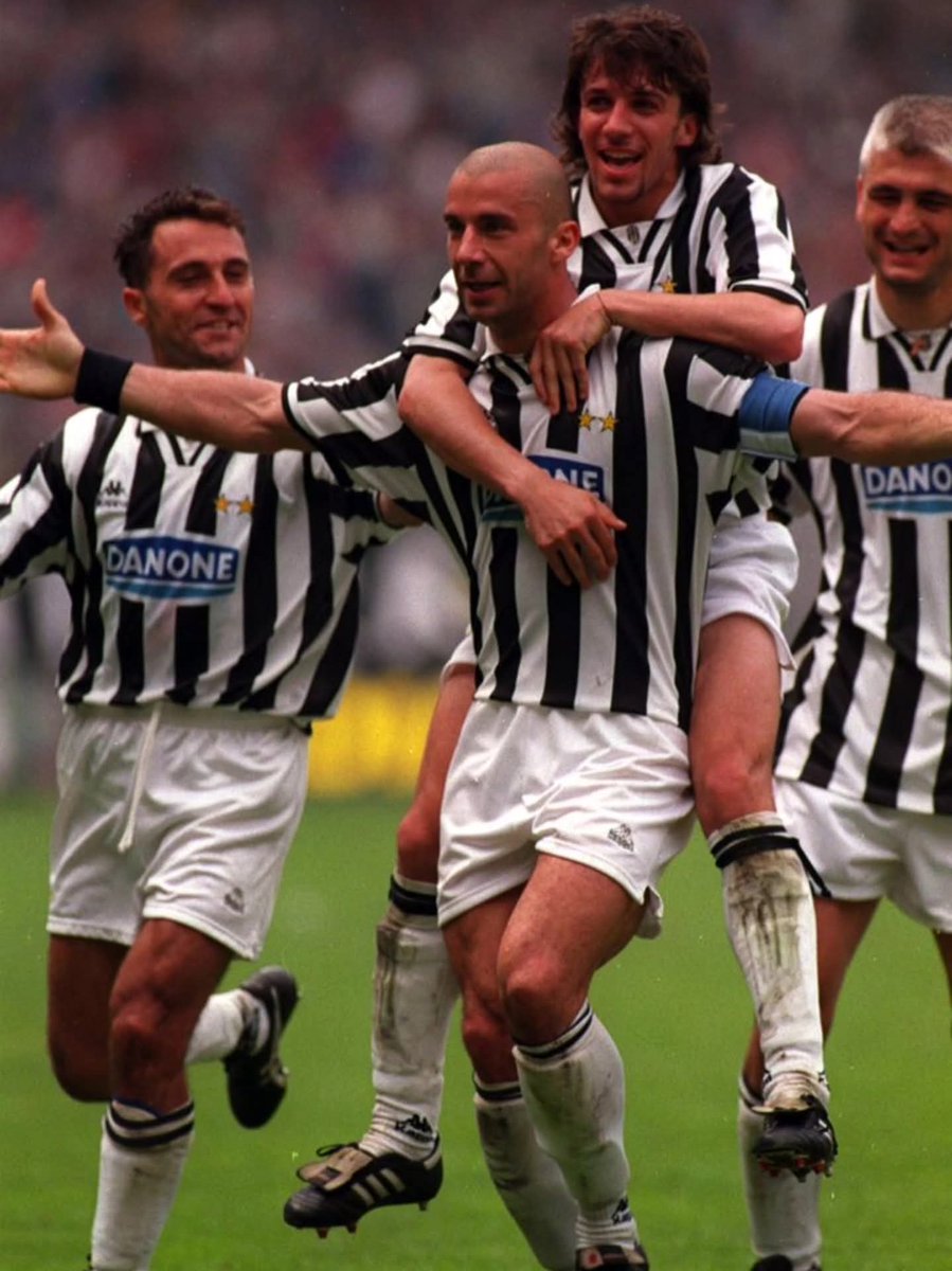 Se questa foto ti fa sempre emozionare, retwittala.

#FinoAllaFine