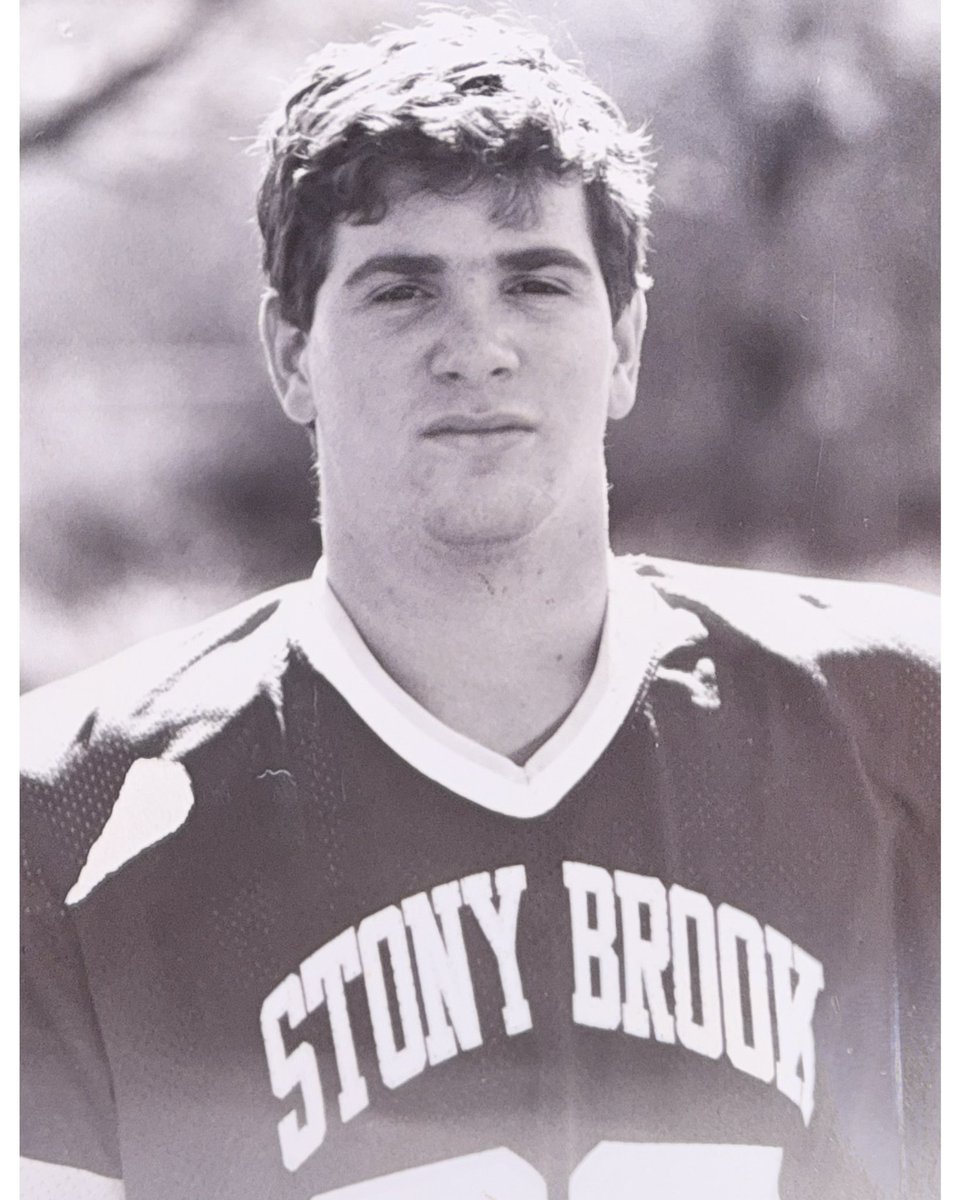 StonyBrookMLAX's tweet image. Stony Brook Hall of Famer and former head coach John Espey spoke to our team about Jon Ryan, captain of the 1990 team, as our squad prepares to run @Tunnel2Towers in his honor on Sunday.