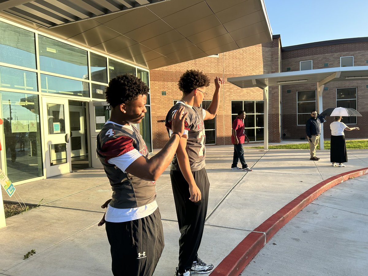 Kempner_FB's tweet photo. @KHS_Cougars loves giving back to our feeder @BPE_Broncos .  Shouts out to @coachdobbins3 for organizing this community service!!!
#EnjoyTheHunt https://t.co/LsB2Kc2I6g