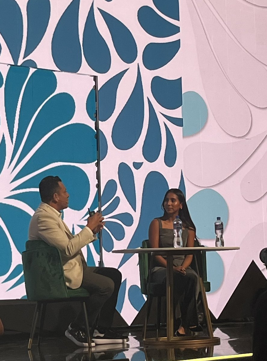 Sorprendidos con la participación de <a href="/diana_flores33/">Diana Flores</a> en <a href="/COMIR_/">COMIR</a> nos deja mensajes para reflexionar y aplicar: #Pensarenoro #Actuarenoro #Compromisoconloimposible  Lo más importante es compartir los logros y responsabilidades así todos brillan

<a href="/COMIR_/">COMIR</a> #CiudadJuarez