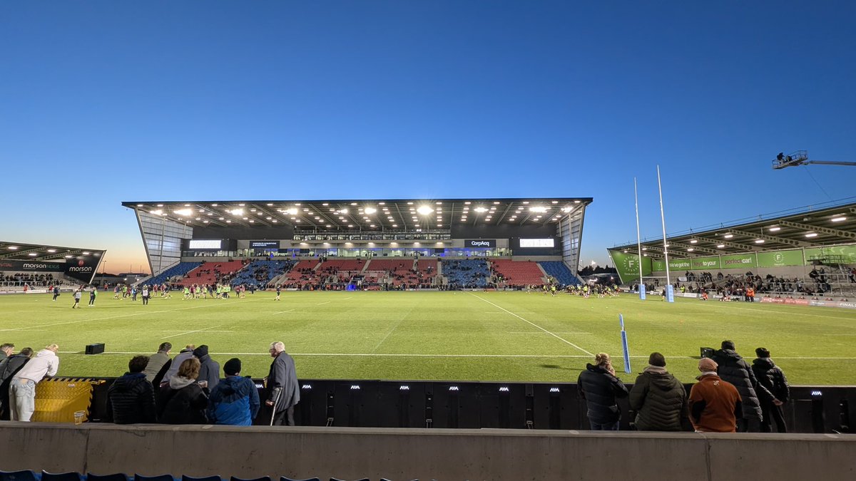 Tonight’s roving reporter/poor sod up in Sale for the game is <a href="/gloscherrybomb/">James Eastwood</a>. More pics and reaction to follow as the night progresses. #SALvGLO #glawsfamily #ThePREM #OpeningNight