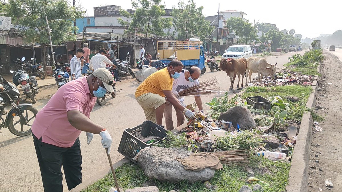 Ek Din Ek Ghanta Ek Sath Programe organised at Odapada Market Area of Odapada Block
 #SHS2025 #Swachhotsav #SwachhataHiSeva2025
<a href="/swachhbharat/">Swachh Bharat Mission - Grameen</a>
<a href="/MoHUA_India/">Ministry of Housing and Urban Affairs</a>
<a href="/MoJSDDWS/">Department of Drinking Water & Sanitation (#DDWS)</a>
<a href="/PRDeptOdisha/">Panchayati Raj and Drinking Water Department</a>
<a href="/HUDDeptOdisha/">H & UD Dept</a>
<a href="/ZPDhenkanal/">zp_dhenkanal</a>
<a href="/districtadmndkl/">District Dhenkanal</a>