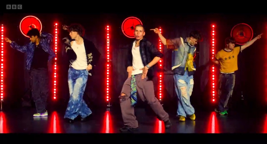 HannahScripts's tweet image. 🎼We look back on the start of dearALICE's musical journey in BBC's Made In Korea: The K-pop Experience - episode six.  

📖Read Our Review:
filmotomy.com/bbc-made-in-ko…   

@Filmotomy @dearalicemusic
@dearALICEstaff @ollyquinnnn
@gree88003 @ReeseCarter2004
#BBCDocumentary #dearALICE