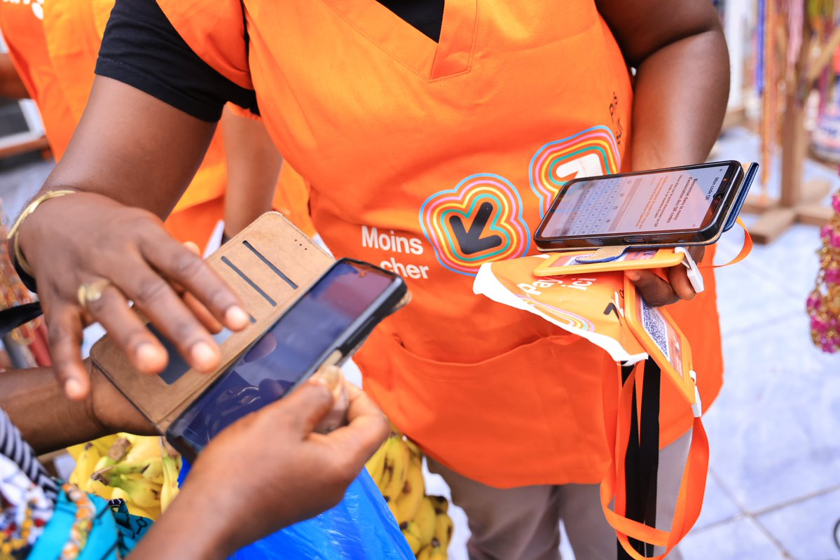 CI_Orange's tweet image. Tous sur le terrain !
Aujourd’hui, nos équipes sont en action à Abidjan (Adjamé) et Bouaké pour aller à la rencontre de nos clients &amp;amp; marchands.
Au programme : visites, rencontres &amp;amp; accompagnement.
Revivez les meilleurs moments en images !

#OrangeEstLà