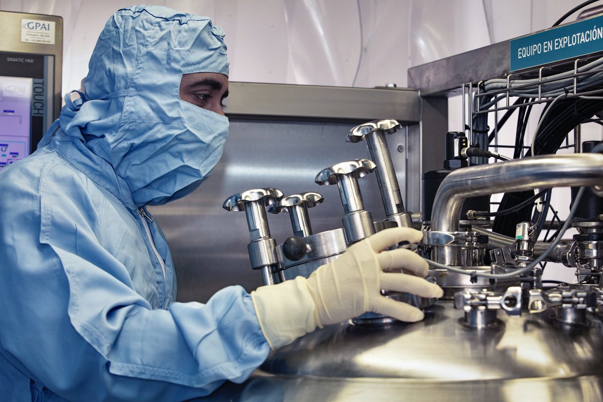 En el #DíaMundialDelFarmacéutico felicitamos a las trabajadoras y trabajadores de la industria farmacéutica. Su dedicación, profesionalidad e innovación contribuyen a la salud, la vida y el bienestar de nuestro pueblo.