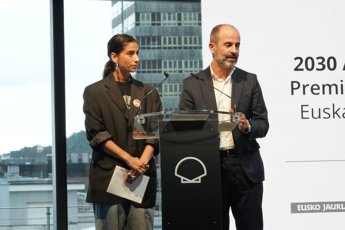 #73SSIFF 🏆 Premio #Agenda2030 Euskadi Basque Country - ‘The Voice of Hind Rajab (La voz de Hind)’

The film's stars, Saja Kilani and Motaz Malhees, called receiving the award an "honor":

🗣️ “We've never felt such a connection to a European country; it means so much to us. With