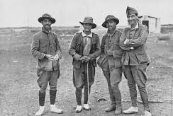 PlataformaMill1's tweet photo. #TalDíaComoHoy, el 25 de septiembre de 1924, las I y II Banderas de #LaLegión reciben la orden de levantar el cerco que mantiene el enemigo sobre #Tarance y #Ramaba.
Ambas Banderas demostrarán el #espíritu único y sin igual de sus #legionarios rompiendo el cerco en combates. https://t.co/JsRgcAvah4