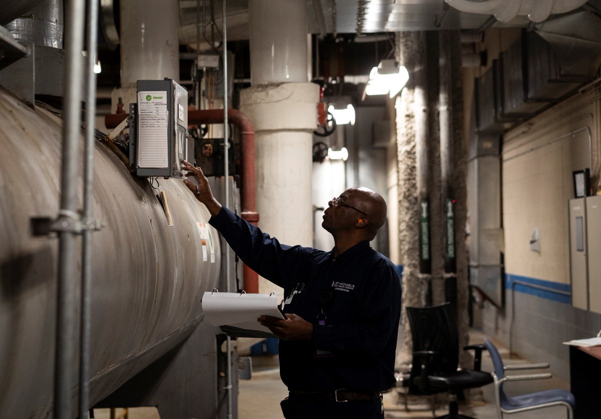 UnityHealthTO's tweet image. Adrian Smallwood, shift mechanic at St. Michael’s. “As a shift mechanic I am like a first responder for the site,” he says. “I take calls and carry out basic repairs on electrical, plumbing, motors and pumps...” #CaringHeartsLeadingMinds