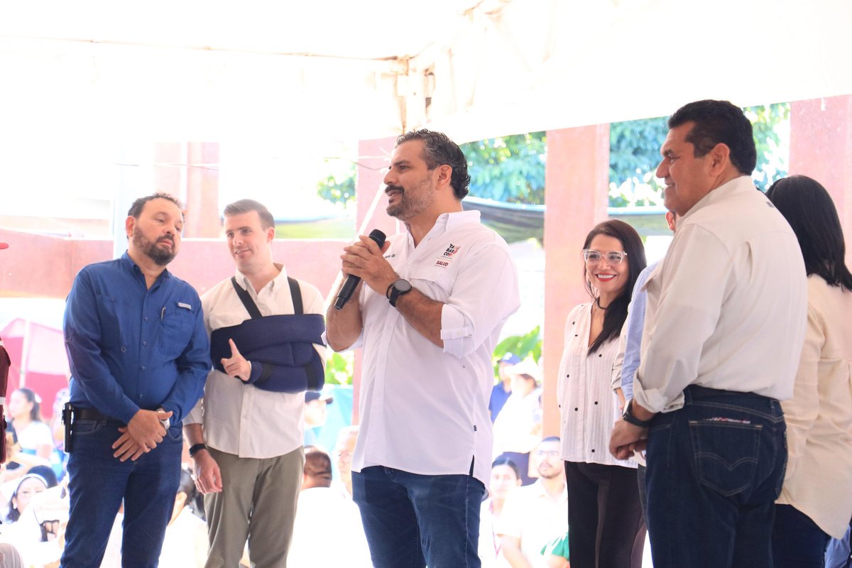 AlipiCalderon's tweet photo. Hoy estuve en Tamulté de las Sabanas, acompañando al gobernador Javier May Rodriguez, junto a la jurisdicción sanitaria y a nuestro equipo de salud, acercando servicios y atención directa a las familias de la comunidad. 💙 https://t.co/sLXOCQESUh