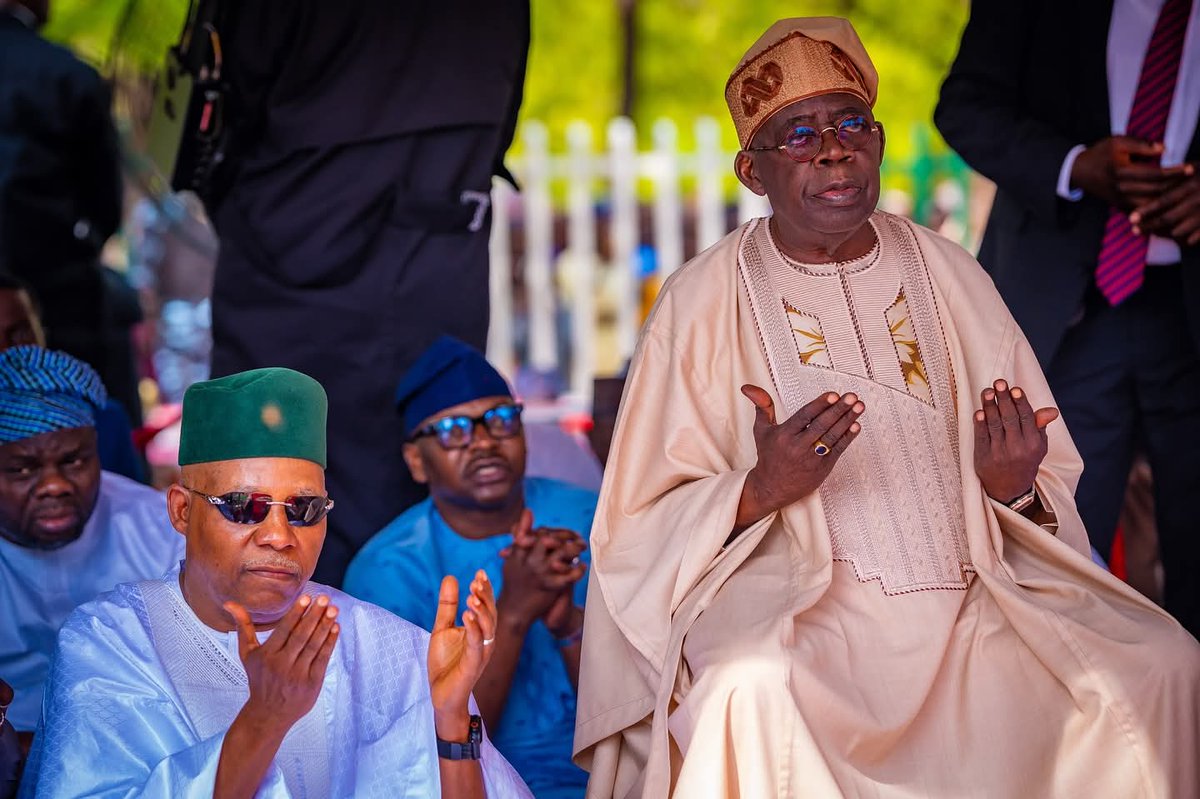 Grand_Mayer's tweet photo. 🇳🇬 In Times Like This, Patience and Unity Are Our Greatest Assets 🇳🇬

Anyone trying to make people choose another politician over Asiwaju Bola Ahmed Tinubu is nothing but misguided. https://t.co/Q7bLOxd0hn