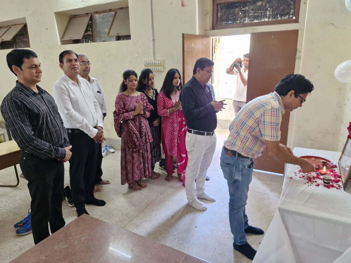 सभी फार्मासिस्ट साथियों को विश्व फार्मासिस्ट दिवस की हार्दिक बधाई एवं शुभकामनाएँ🎊🙏
#Think_Health #Think_Pharmacist
भावना के साथ हम सभी समाज के स्वास्थ्य और प्राणी मात्र के कल्याण अपना जीवन समर्पण करते हुए नई ऊँचाइयाँ प्राप्त करें🙏🏻
#worldpharmacistday #mndy_pharmacist
<a href="/RajCMO/">CMO Rajasthan</a>