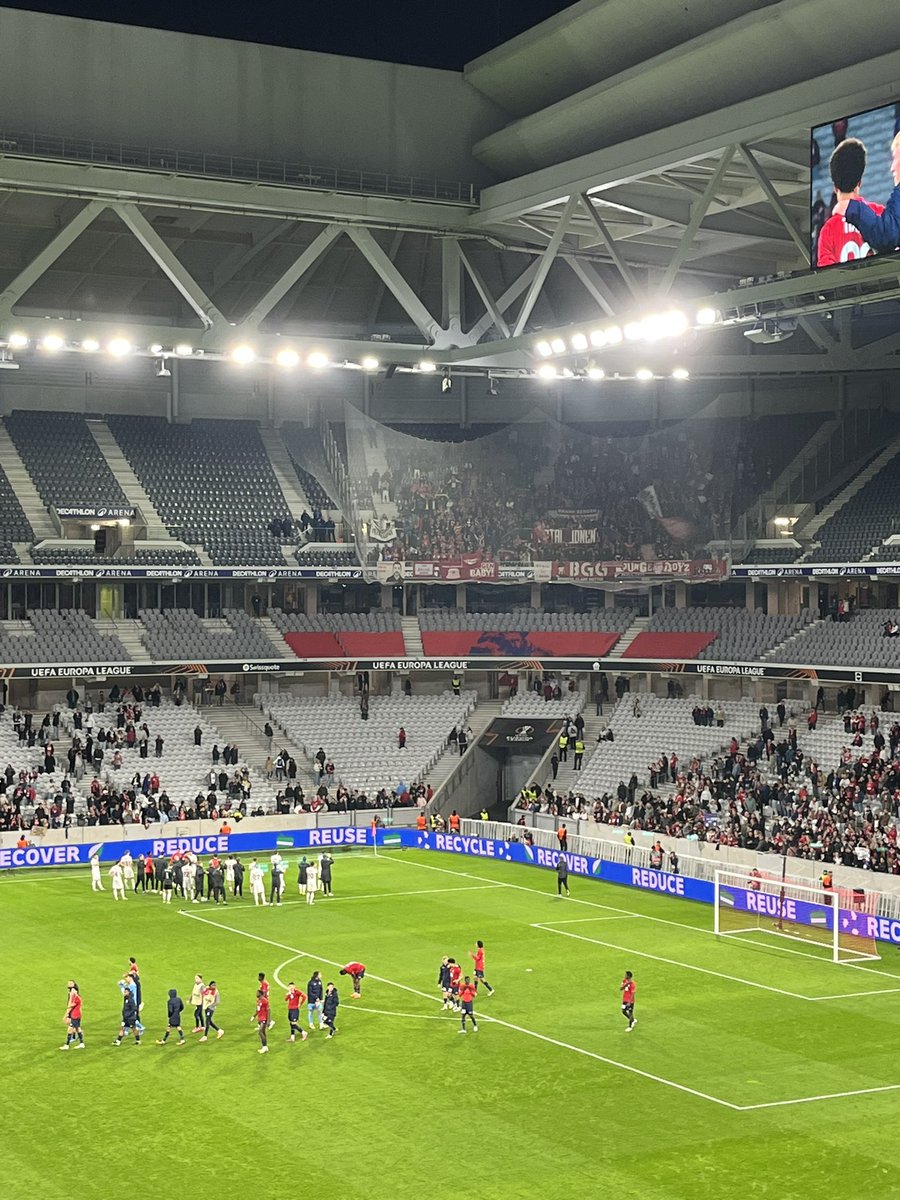 elgesem's tweet image. Enorm innsats både på banen og tribunen ❤️