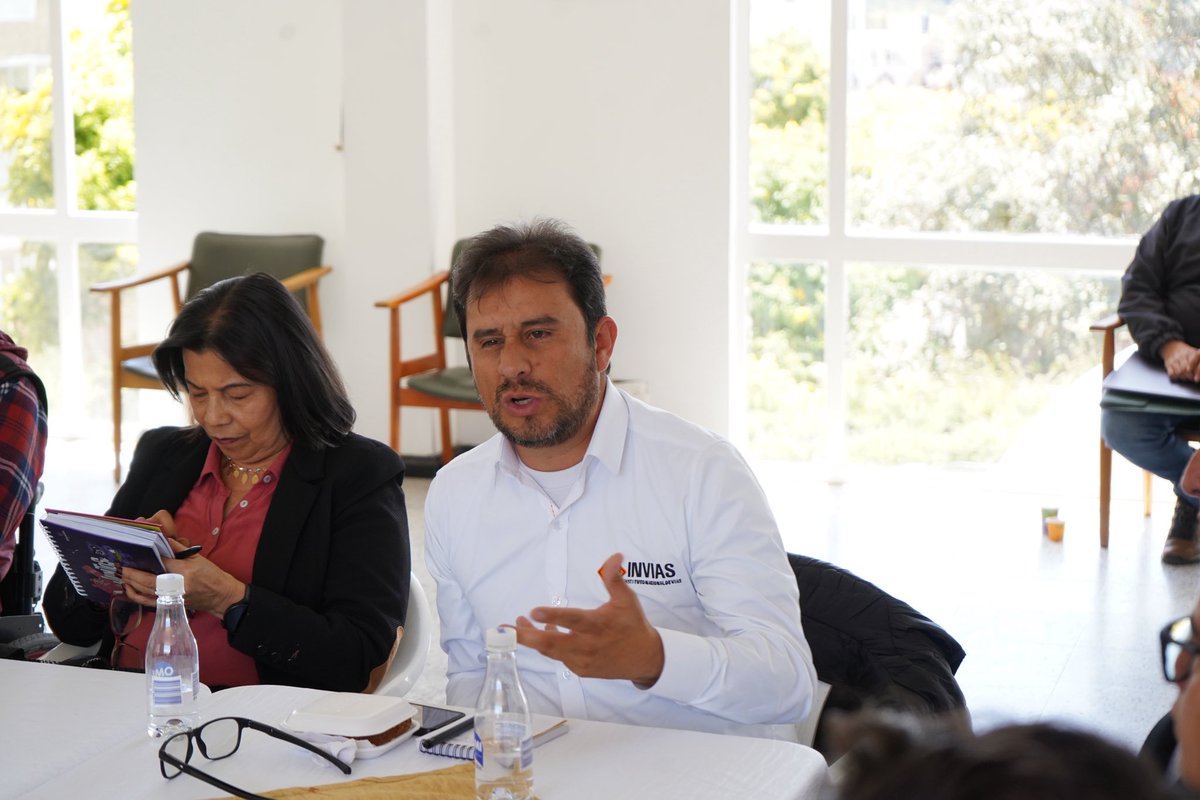 ItboyBoyaca's tweet photo. Concluimos con éxito la segunda fase de socialización del Plan Departamental de Seguridad Vial.

Todos los organismos de tránsito y transporte aportamos para construir un futuro con menos siniestros y más vidas protegidas en la #BoyacáGrande 💚💜🤍. https://t.co/cXJJmf7REF