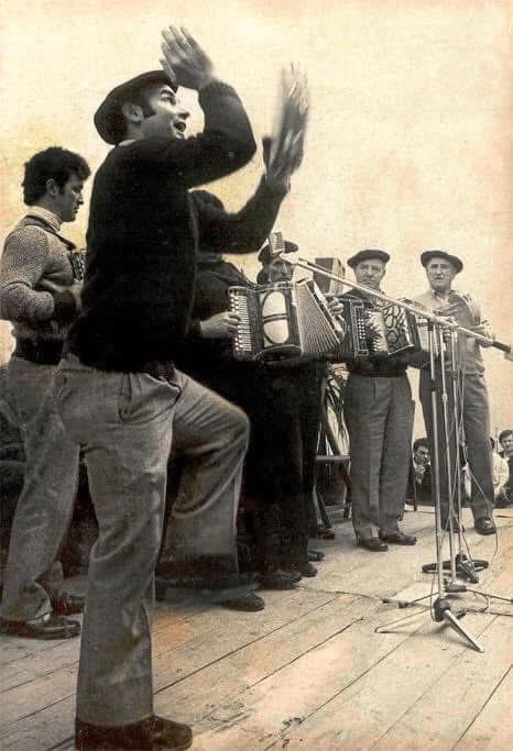 DorreaOlaso's tweet photo. Gaur joan zaigu Ramon Zubizarreta “Landakanda” panderojolea, trikitixaren, eta euskal kulturaren mitoetako bat.

Eskerrikasko Landakanda! https://t.co/s13jjtZpWD