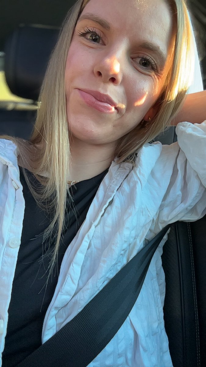 SimoneMN's tweet image. Et år rigere på erfaringer, rygsmerter, store og små glæder og kampe. Spændt på hvad mit sidste år i 20’erne bringer - satser stærkt på, at dagens vejr blot har været en forsmag 💫